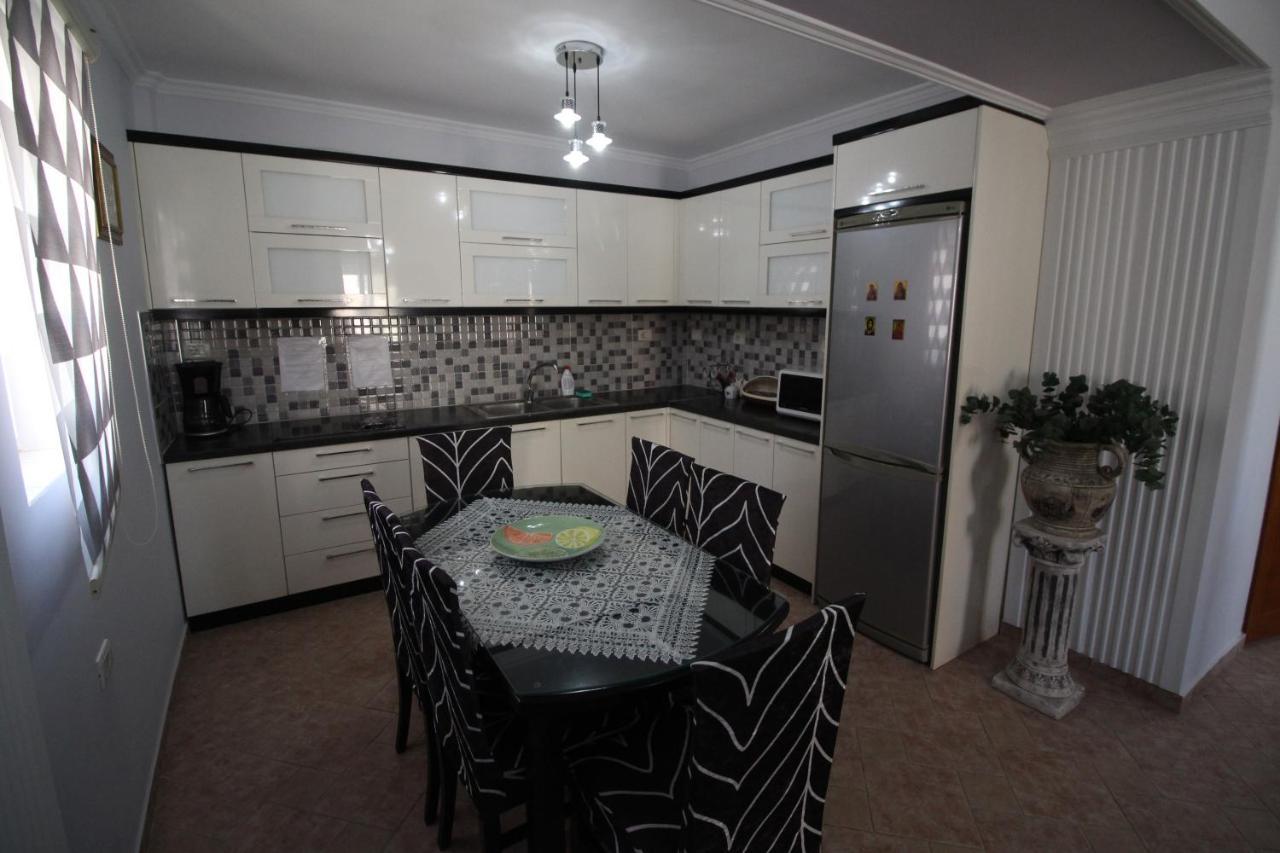 Irina Home Saranda Extérieur photo