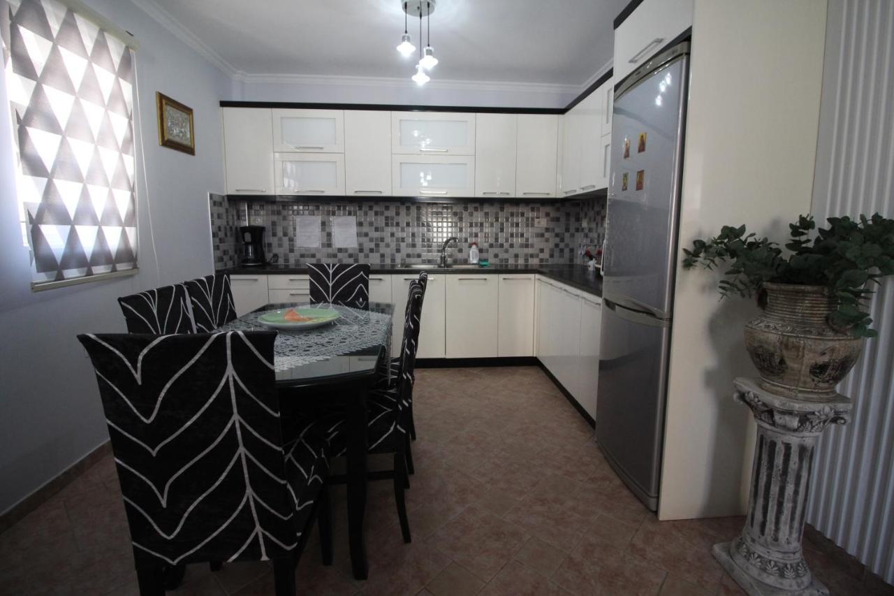 Irina Home Saranda Extérieur photo